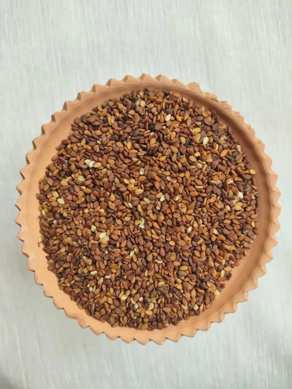 کنجد قهوه ای