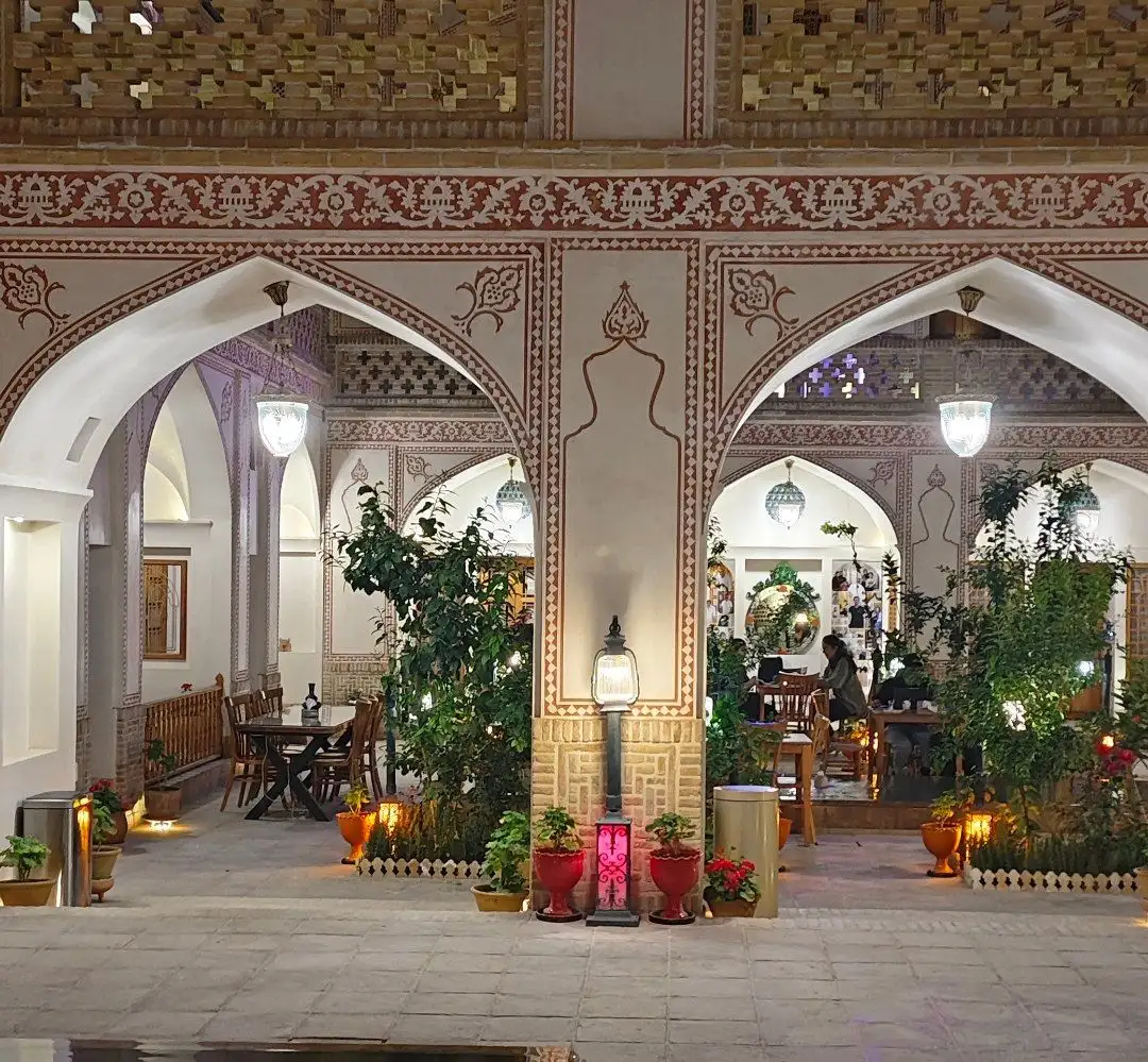 عمارت سنتی آقاحسینی کاشان؛ تلفیقی از اصالت، آرامش و معماری ایرانی
